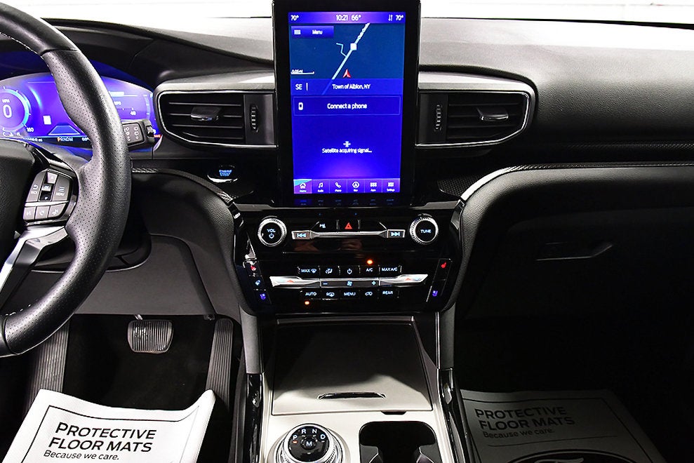 2023 Ford Explorer ST 1