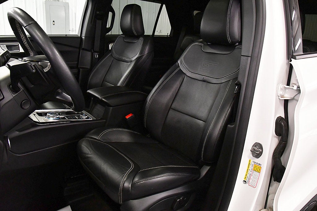 2023 Ford Explorer ST 1