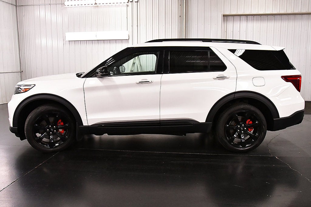 2023 Ford Explorer ST 1