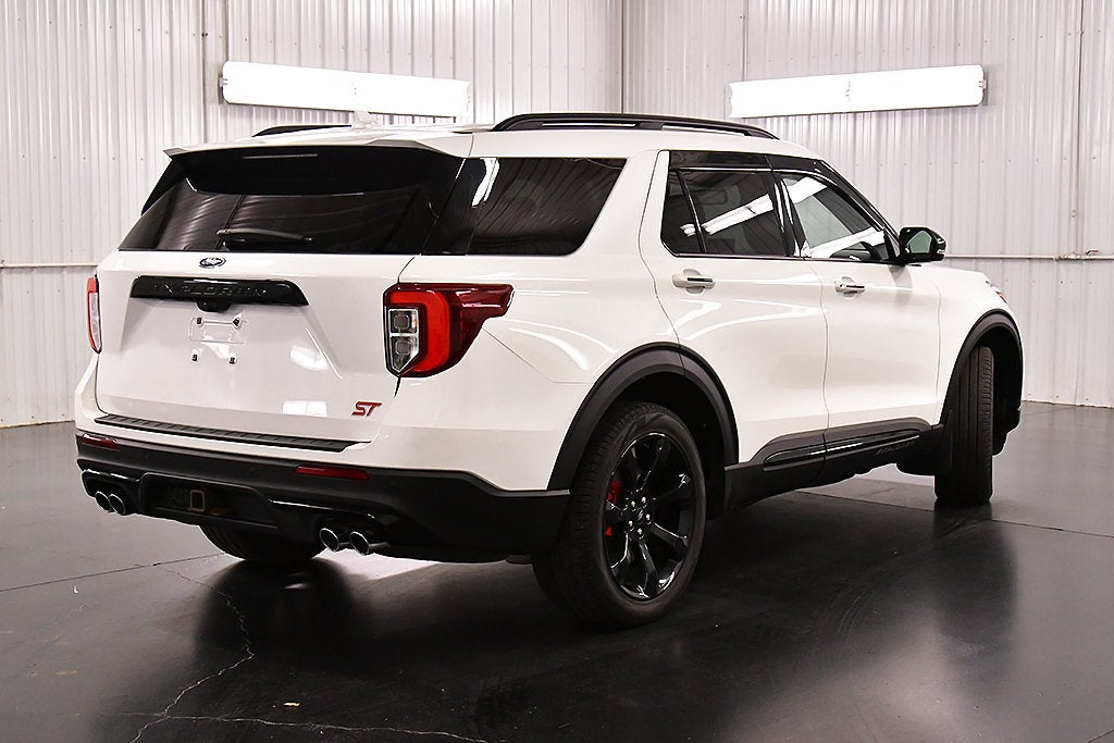 2023 Ford Explorer ST 1