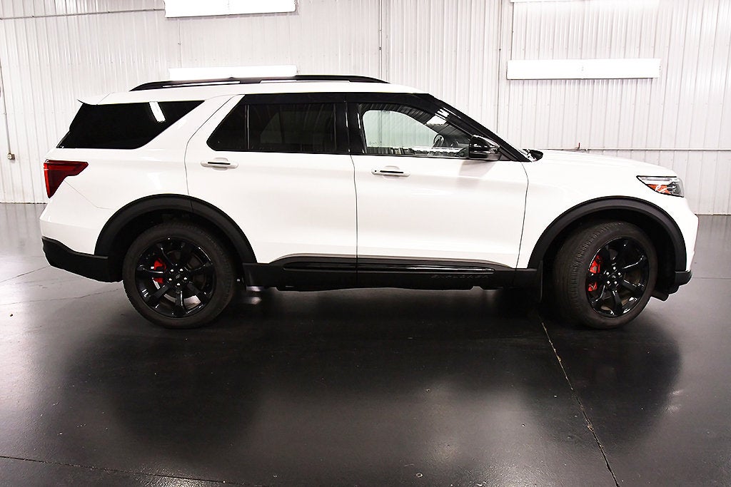 2023 Ford Explorer ST 1