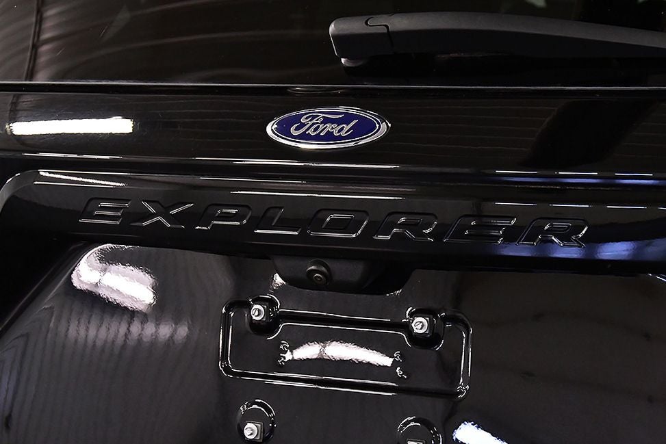 2023 Ford Explorer ST 1