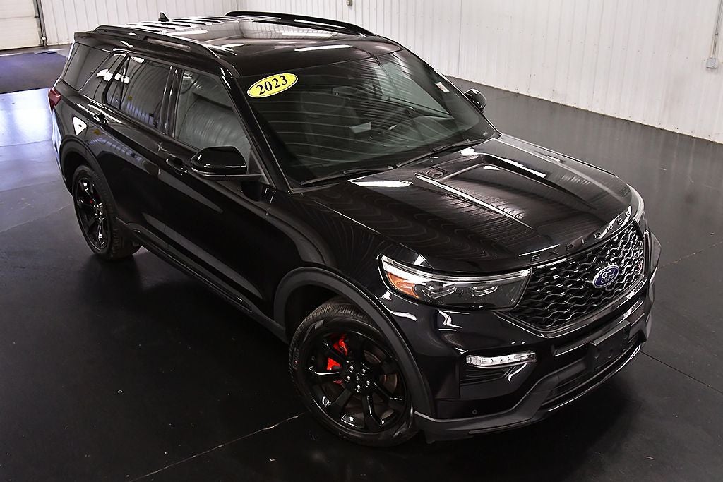 2023 Ford Explorer ST 1