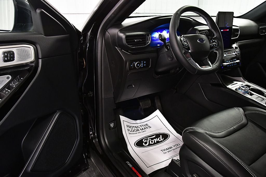 2023 Ford Explorer ST 1
