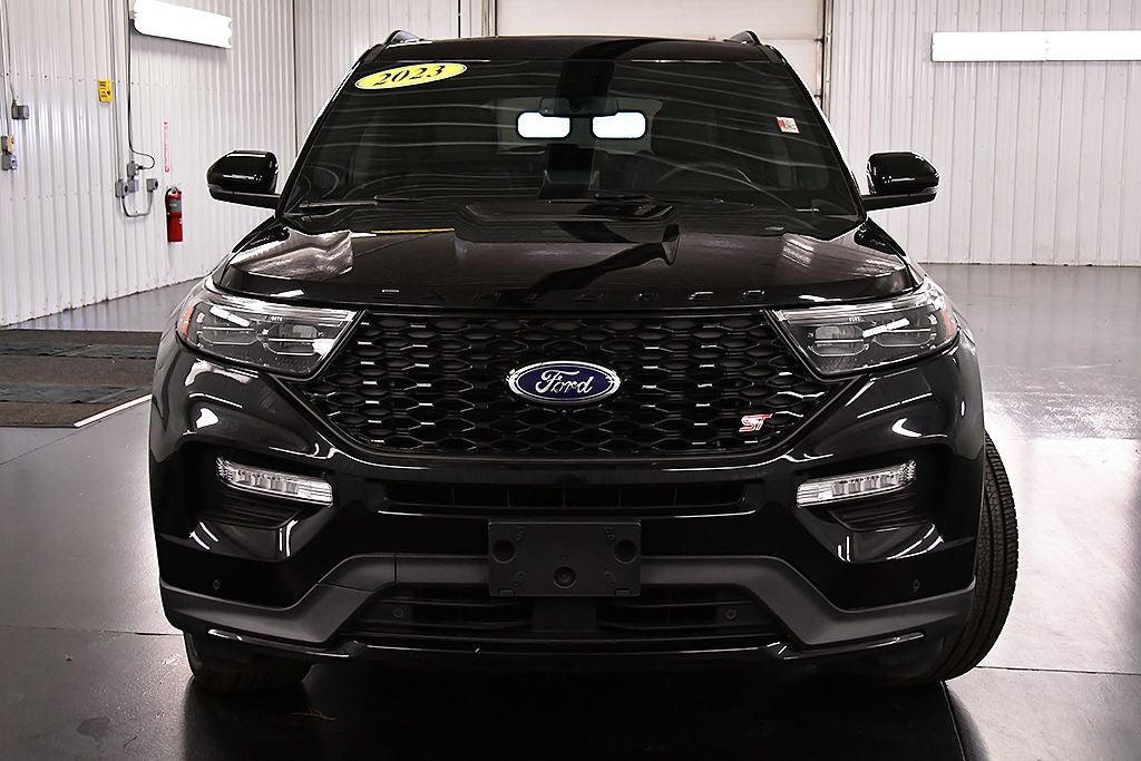 2023 Ford Explorer ST 1