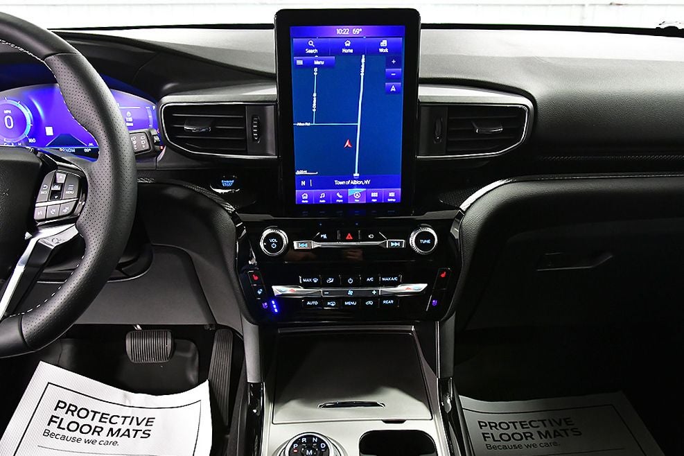 2023 Ford Explorer ST 1