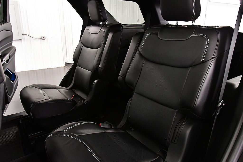 2023 Ford Explorer ST 1