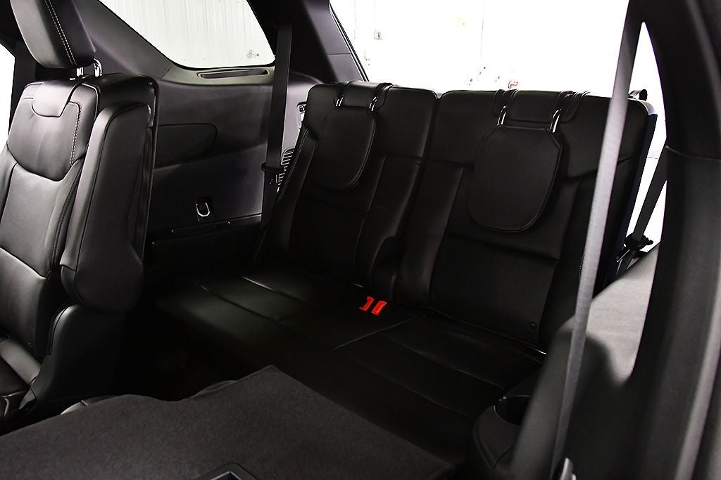 2023 Ford Explorer ST 1