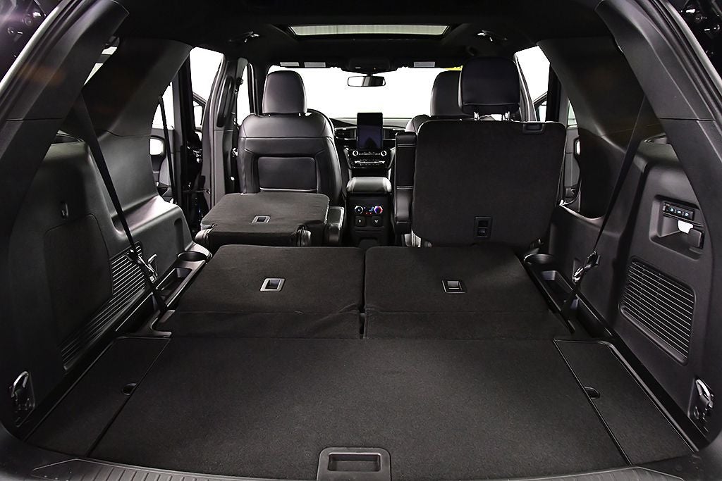2023 Ford Explorer ST 1