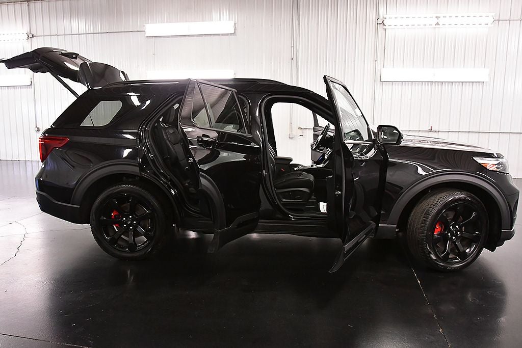 2023 Ford Explorer ST 1