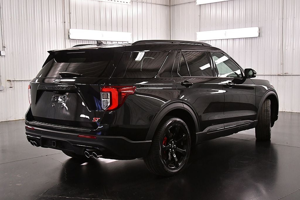 2023 Ford Explorer ST 1