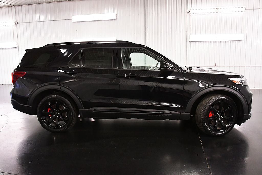 2023 Ford Explorer ST 1