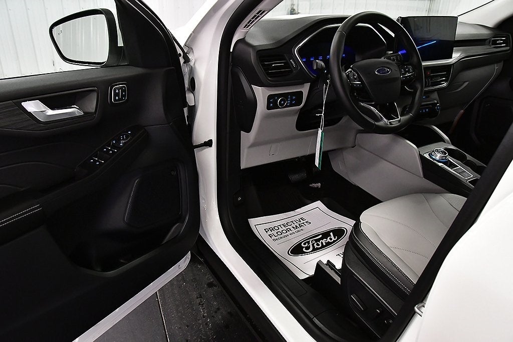 2025 Ford Escape Plug-In Hybrid Base