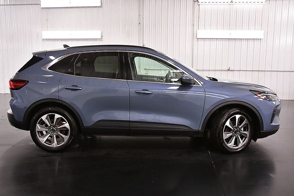 2025 Ford Escape Hybrid Platinum