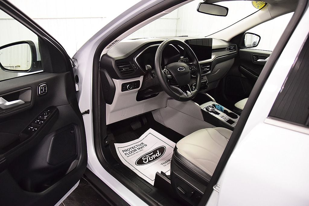 2025 Ford Escape Platinum