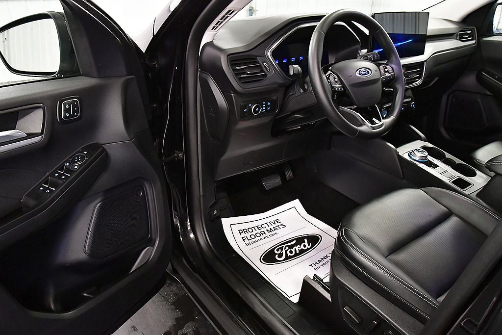 2025 Ford Escape Platinum