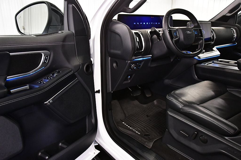 2025 Ford Expedition Platinum Stealth Edition