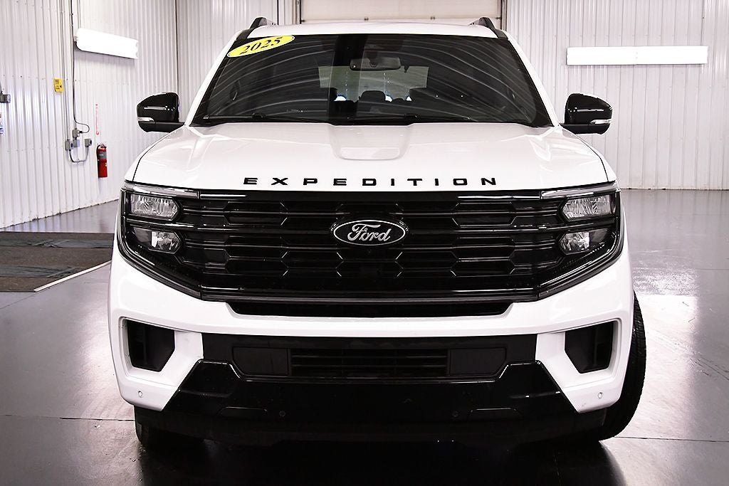 2025 Ford Expedition Platinum Stealth Edition