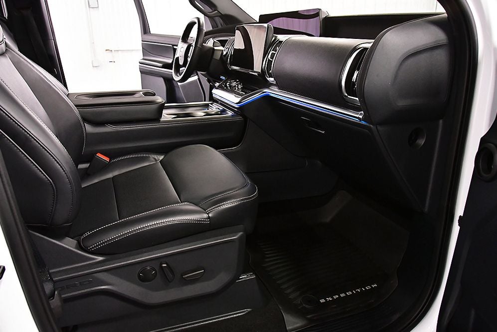 2025 Ford Expedition Platinum Stealth Edition