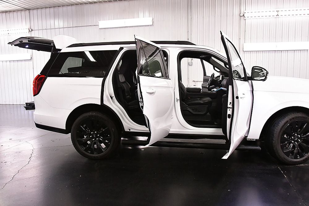 2025 Ford Expedition Platinum Stealth Edition