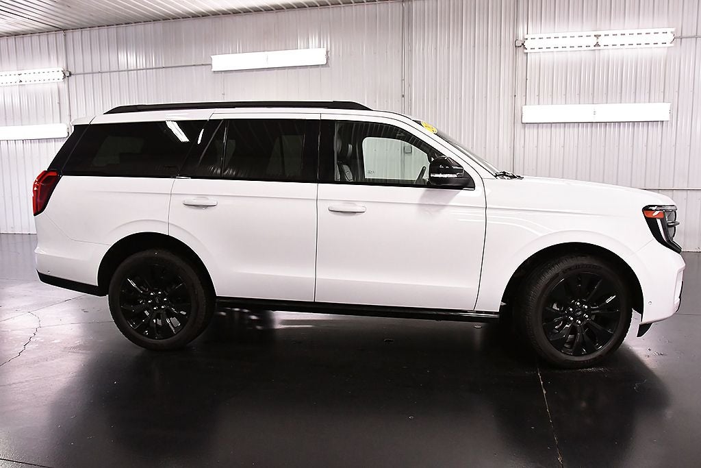2025 Ford Expedition Platinum Stealth Edition