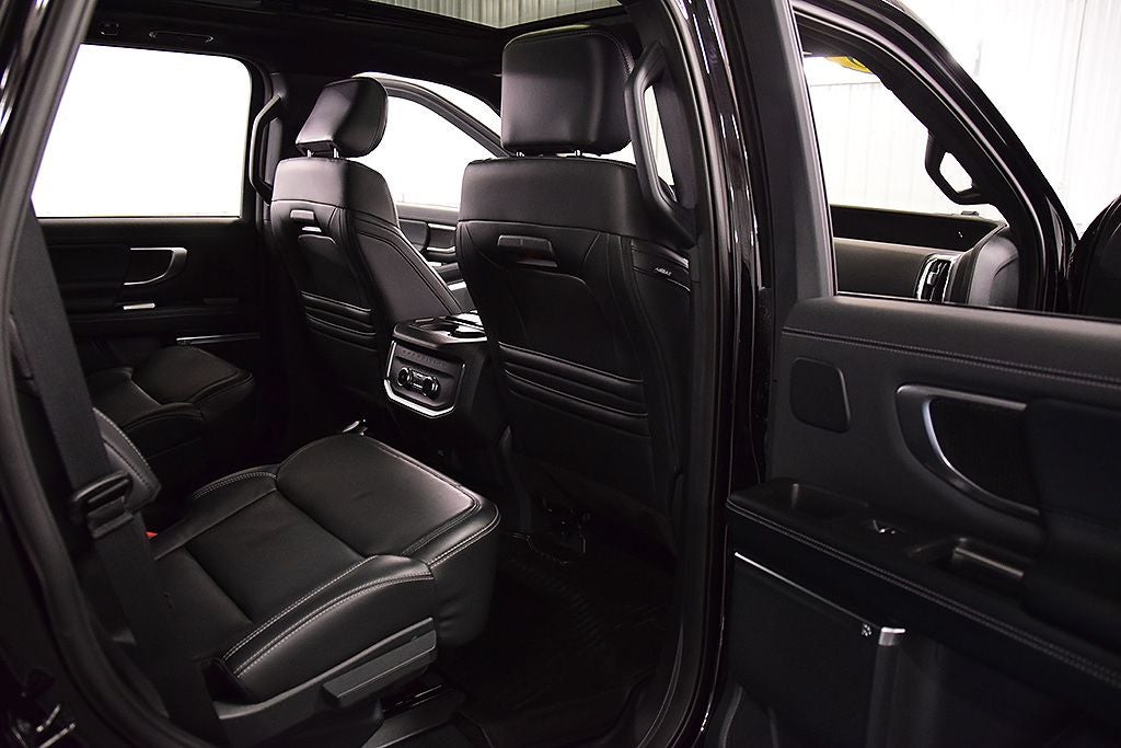 2025 Ford Expedition Platinum Steslth