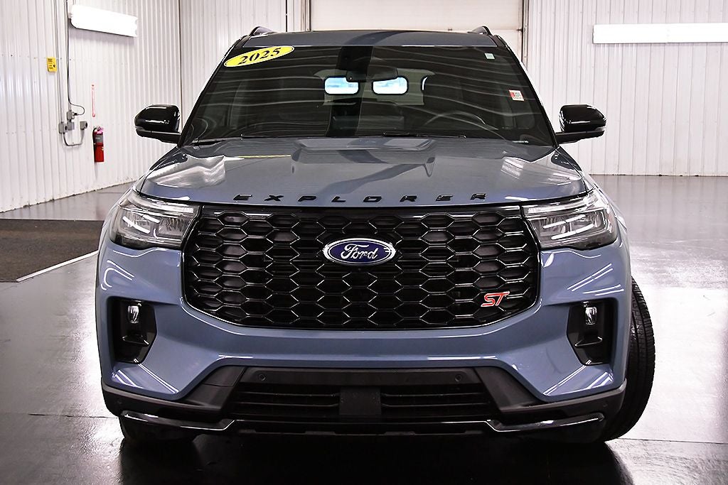 2025 Ford Explorer ST Sport Plus