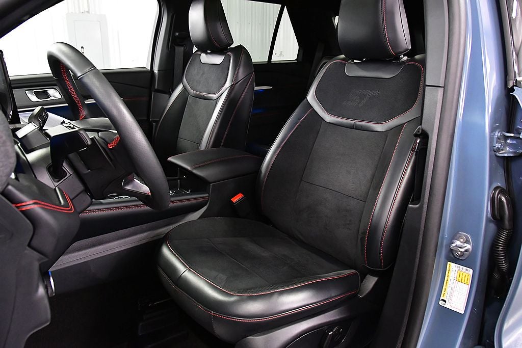 2025 Ford Explorer ST Sport Plus