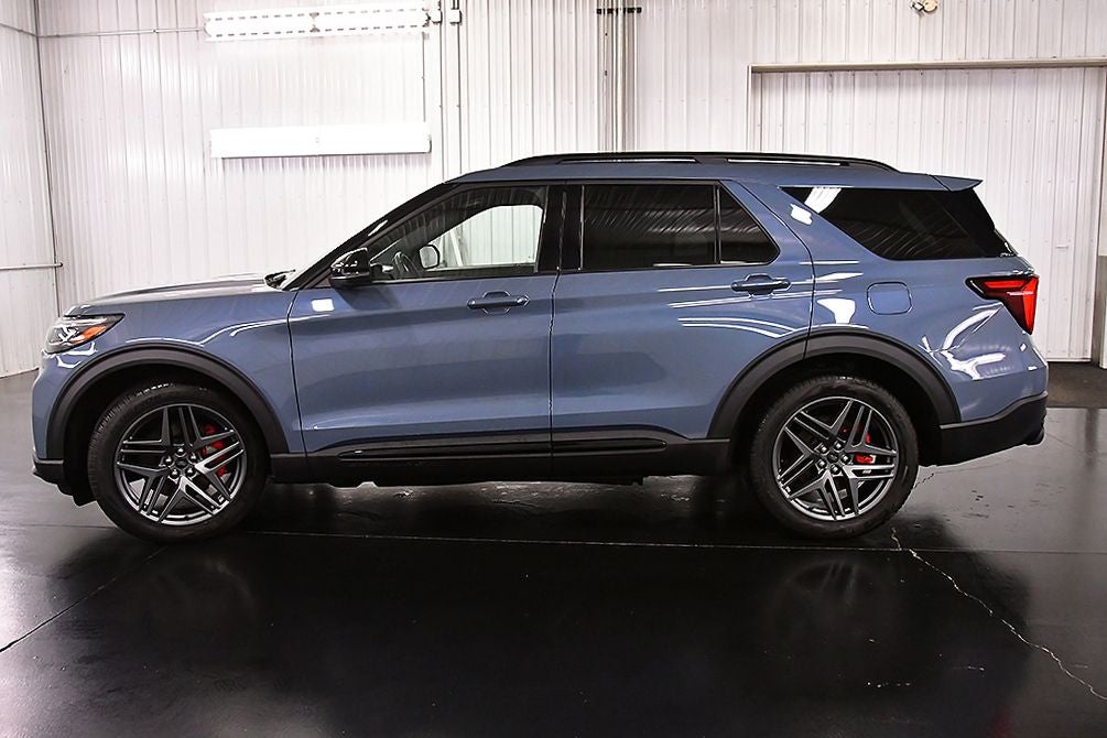 2025 Ford Explorer ST Sport Plus