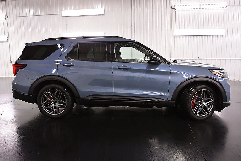 2025 Ford Explorer ST Sport Plus