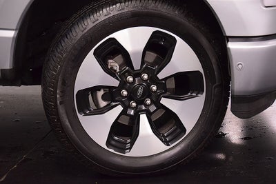 2022 Ford F-150 Lightning Platinum 5-1/2' Box