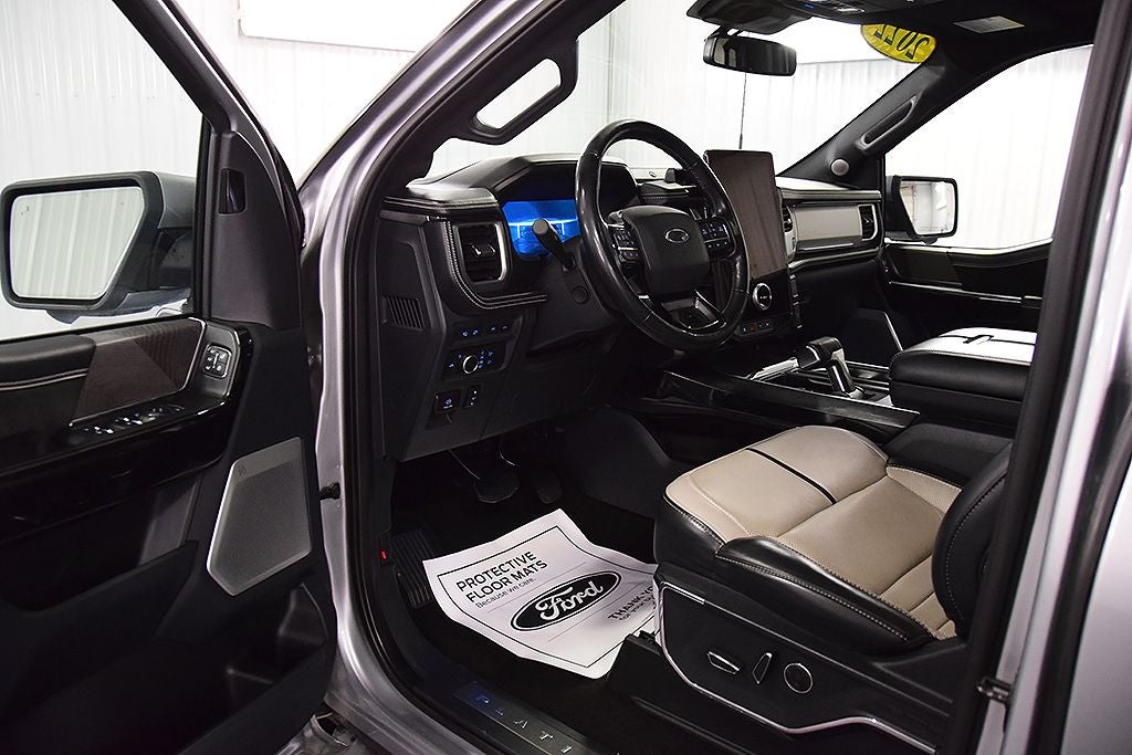 2022 Ford F-150 Lightning Platinum 5-1/2' Box