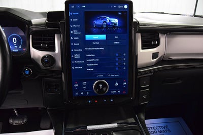 2022 Ford F-150 Lightning Platinum 5-1/2' Box