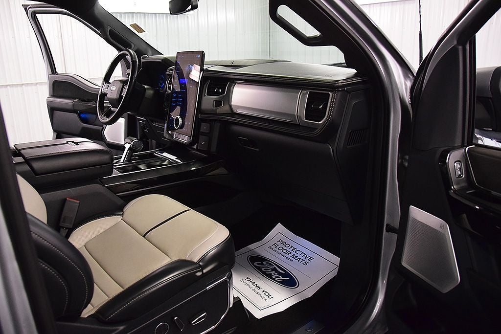 2022 Ford F-150 Lightning Platinum 5-1/2' Box