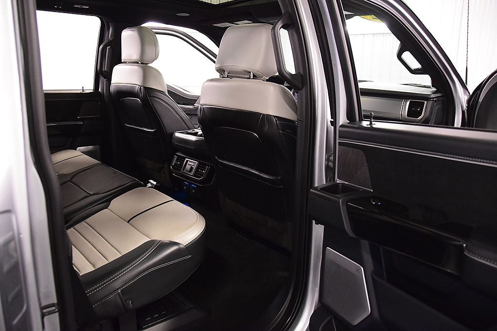 2022 Ford F-150 Lightning Platinum 5-1/2' Box