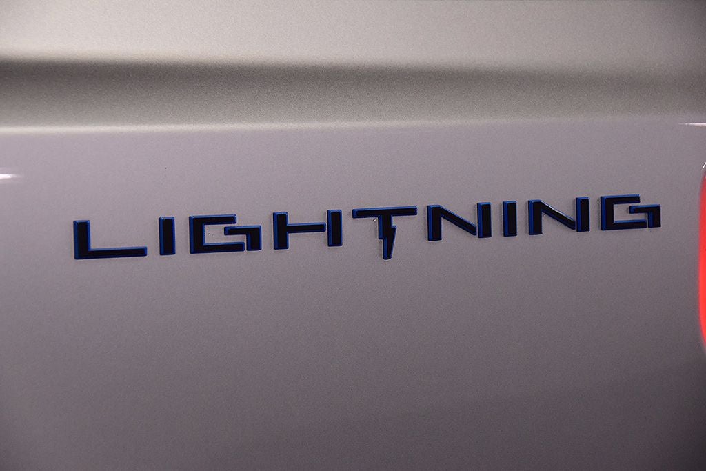 2022 Ford F-150 Lightning Platinum 5-1/2' Box