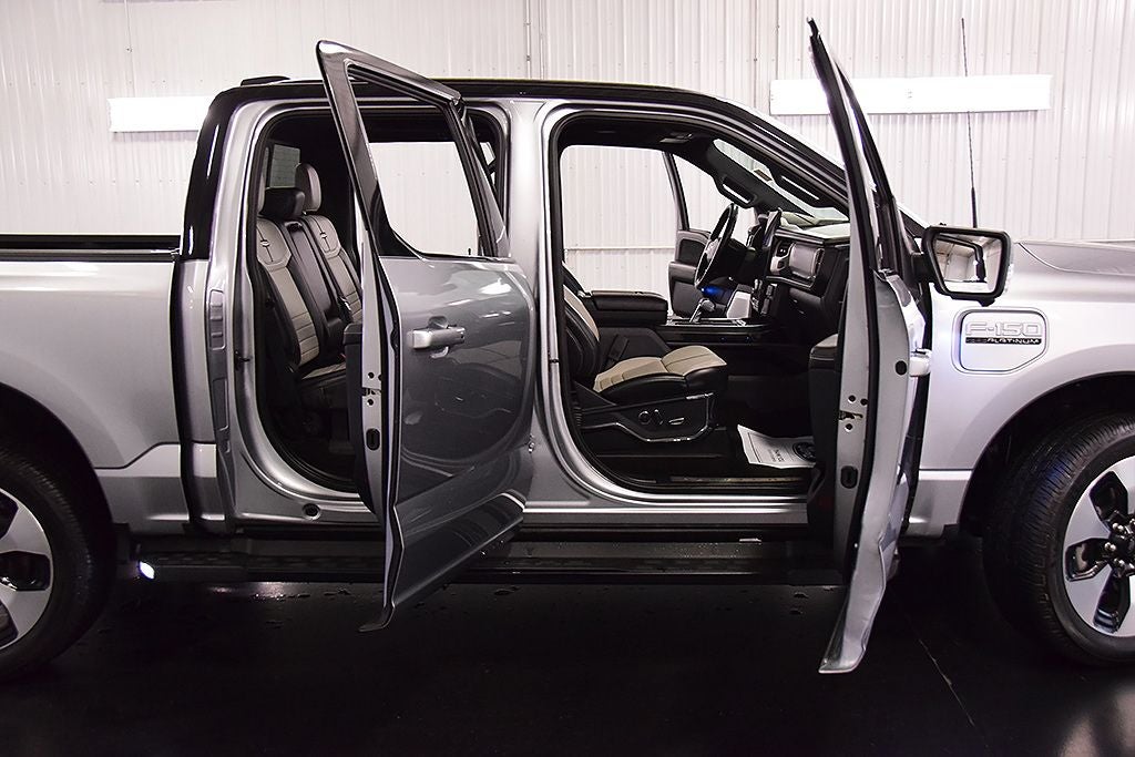 2022 Ford F-150 Lightning Platinum 5-1/2' Box