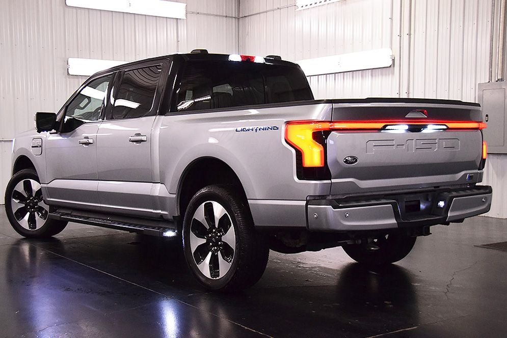 2022 Ford F-150 Lightning Platinum 5-1/2' Box
