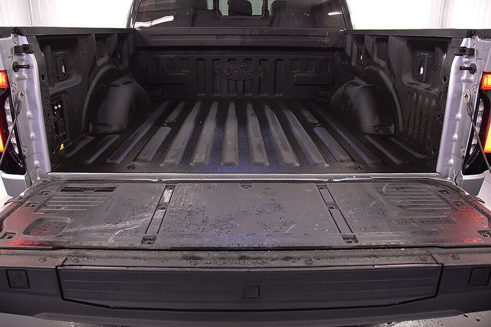 2022 Ford F-150 Lightning Platinum 5-1/2' Box