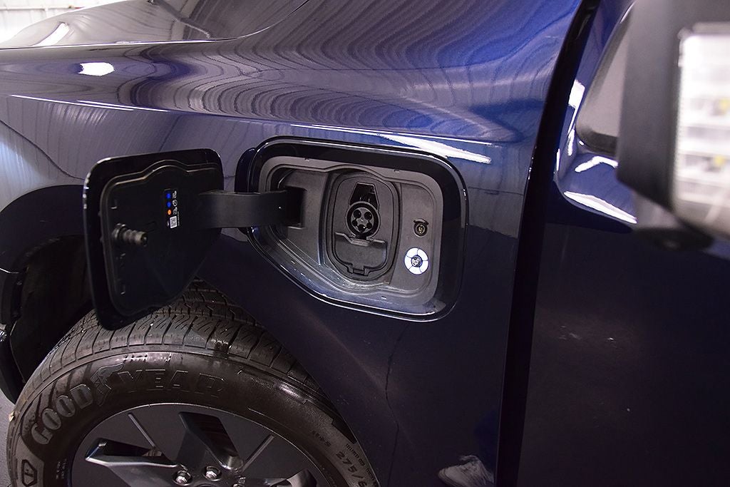 2025 Ford F-150 Lightning Flash 5-1/2' Box