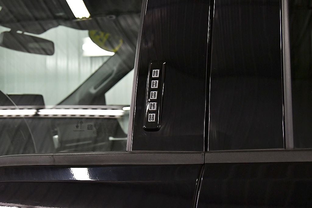 2024 Ford F-150 Lightning Flash 5-1/2' Box