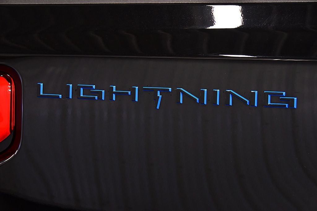 2025 Ford F-150 Lightning Flash 5-1/2' Box
