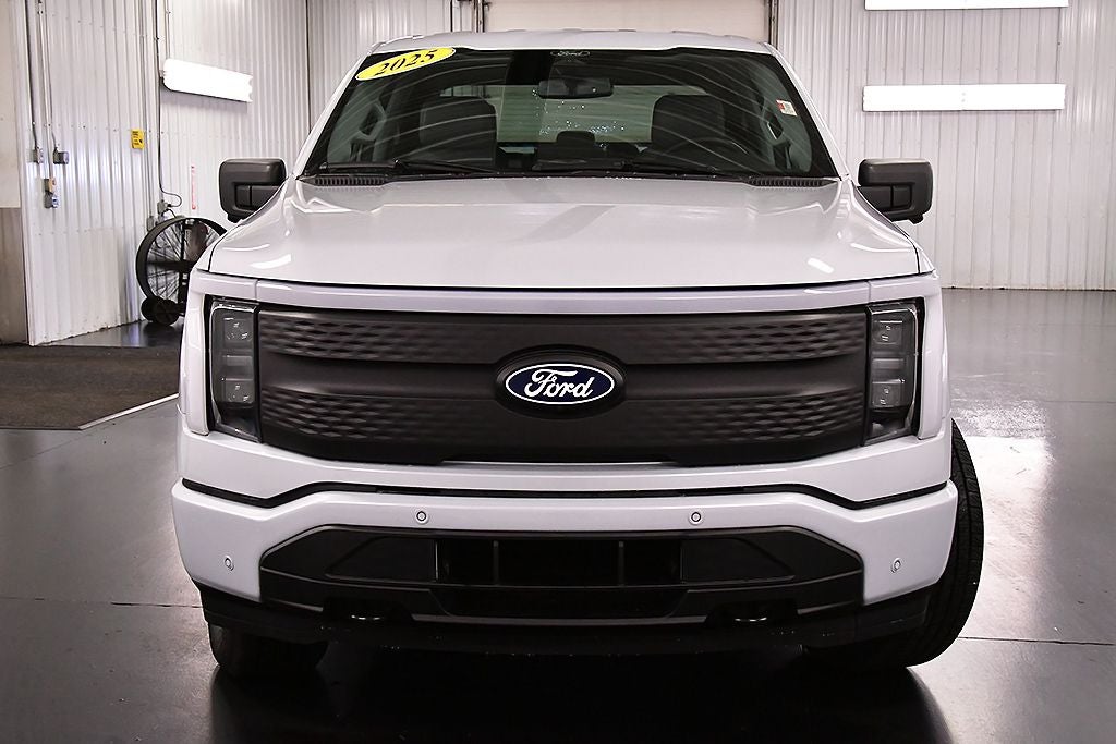 2025 Ford F-150 Lightning Flash 5-1/2' Box