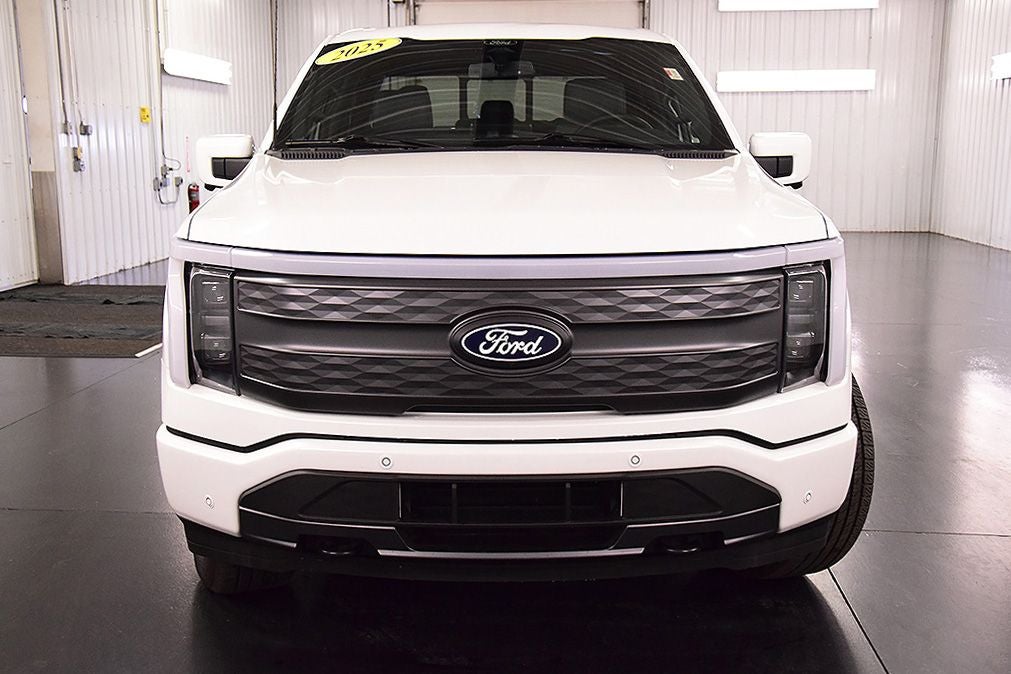 2025 Ford F-150 Lightning Lariat 5-1/2' Box