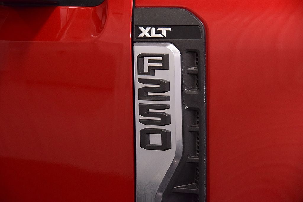 2024 Ford F-250SD XLT 8' Box