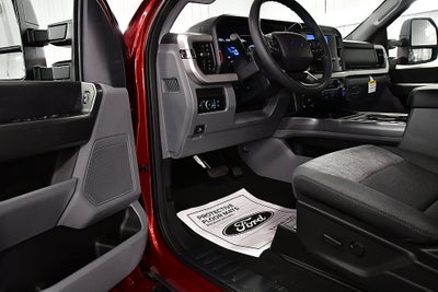 2027 Ford F-250SD XLT 6-3/4' Box