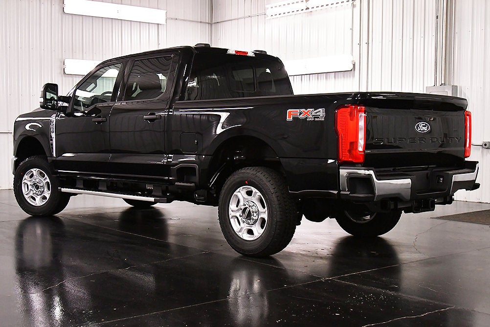 2027 Ford F-250SD XLT 6-3/4' Box