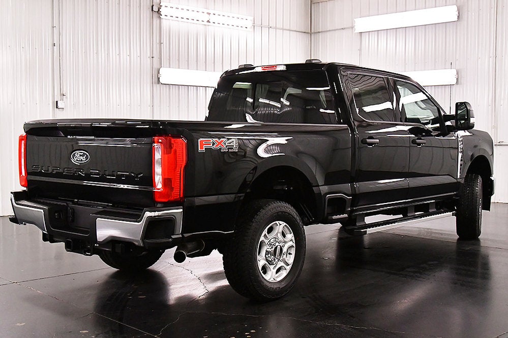 2027 Ford F-250SD XLT 6-3/4' Box
