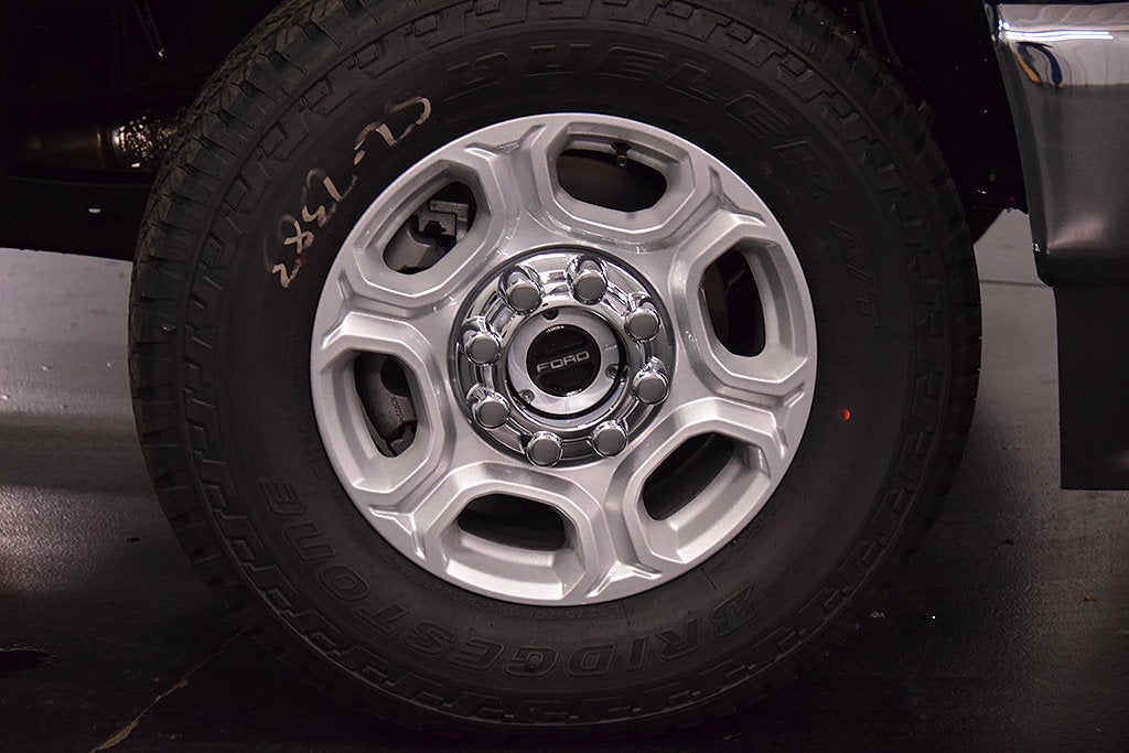 2027 Ford F-250SD XLT 6-3/4' Box