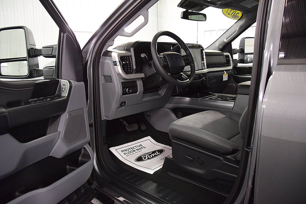 2027 Ford F-250SD XLT 6-3/4' Box